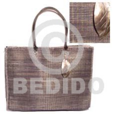 raffia stitch bag with dangling brownlip leaf