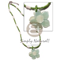 40mm dyed hammershell flower with 2 3mm coco