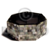 mosaic blacklip elastic bangle with resin backing