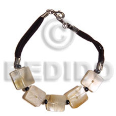 sq. cut hammershell on wax cord