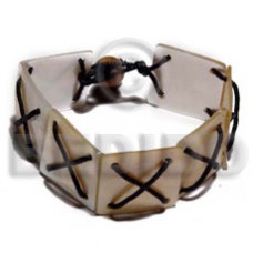 7 pcs. 20mmx20mm mop squares in brown criss cross wax word with wo