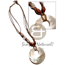 55mm brownlip round shell pendant in 3