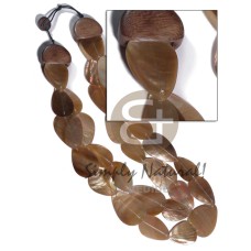 2 graduated layers of 30 pcs. overlapping