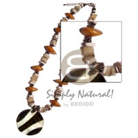 sq. cut hammershell,white rose, wood beads with