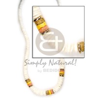 graduated white clam with splashing gold rings