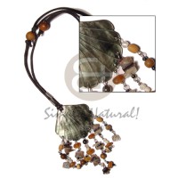 45mm blacklip with dangling shell, wood and