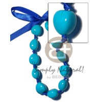 kukui nut choker in graduated bright