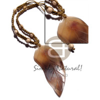 85mmx40mm carabao amber horn leaf pendant in