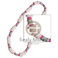 white rose with 4 5mm pink coco Pokalet.