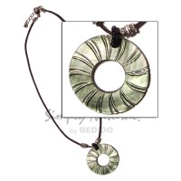 40mm donut blacklip with groove in wax