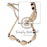 sigay macrame with white clam and