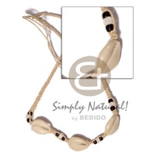 sigay macrame with white clam and